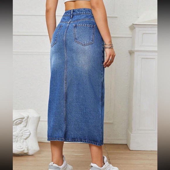 Medium dark wash denim jean midi skirt - Picture 3 of 4